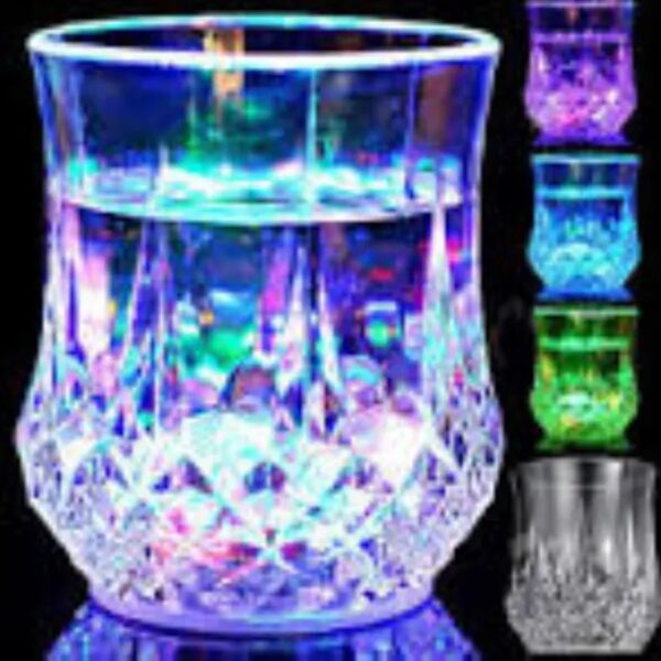 Clorful flashing LED light up glass LED pineapple cup New Led Glowing Mug Glass Water Liquid Inductive Rainbow Color Changing Flashing Light Cup
